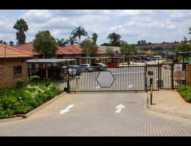 2 BEDROOM APARTMENT FOR SALE IN WILGEHEUWEL